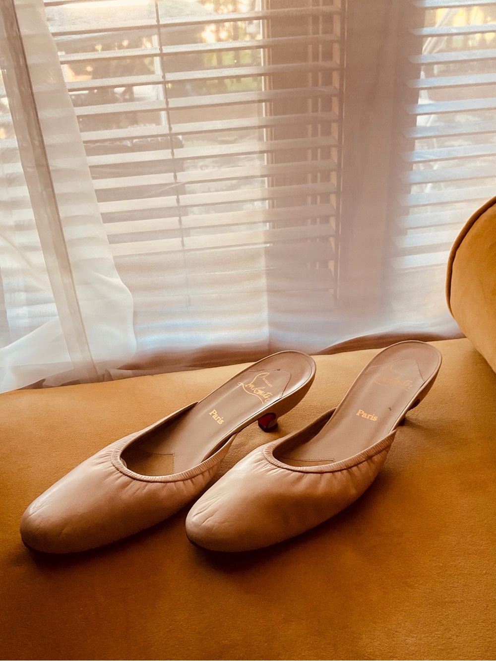 Christian sz 39 Louboutin Nude Leather Slip-On Mules - Picture 3 of 6